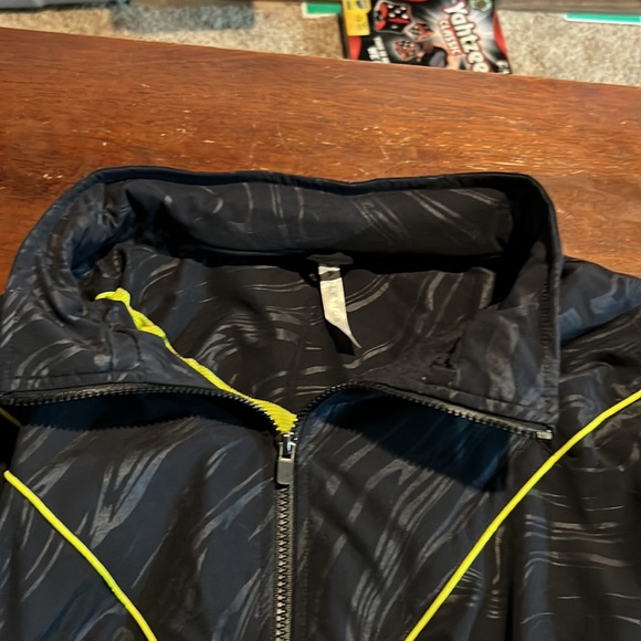 Fabletics cropped running jacket mesh lined XXL green black - Picture 3 of 8